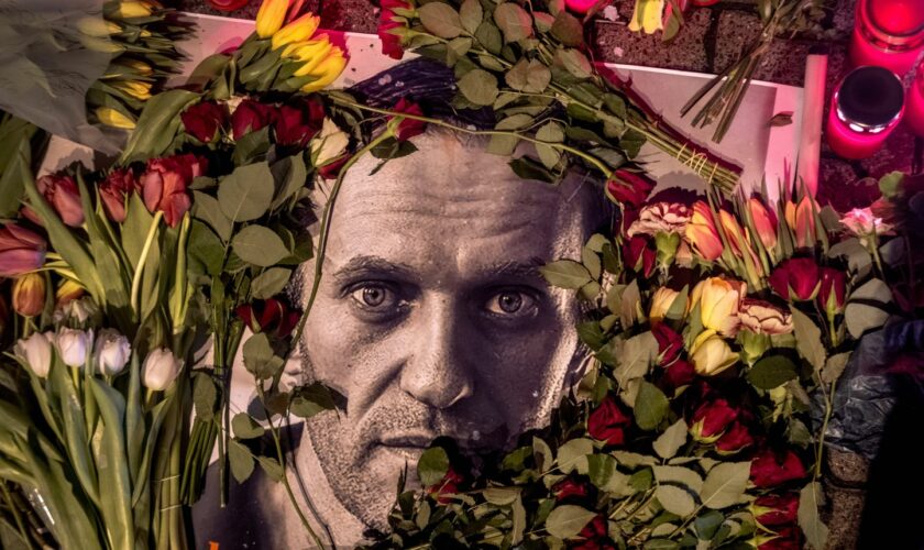 Mort d’Alexeï Navalny : Accès au corps, enquête, silence du Kremlin… Où en est-on ?